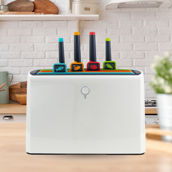 Essenttiel™ Smart Knife & Board Set